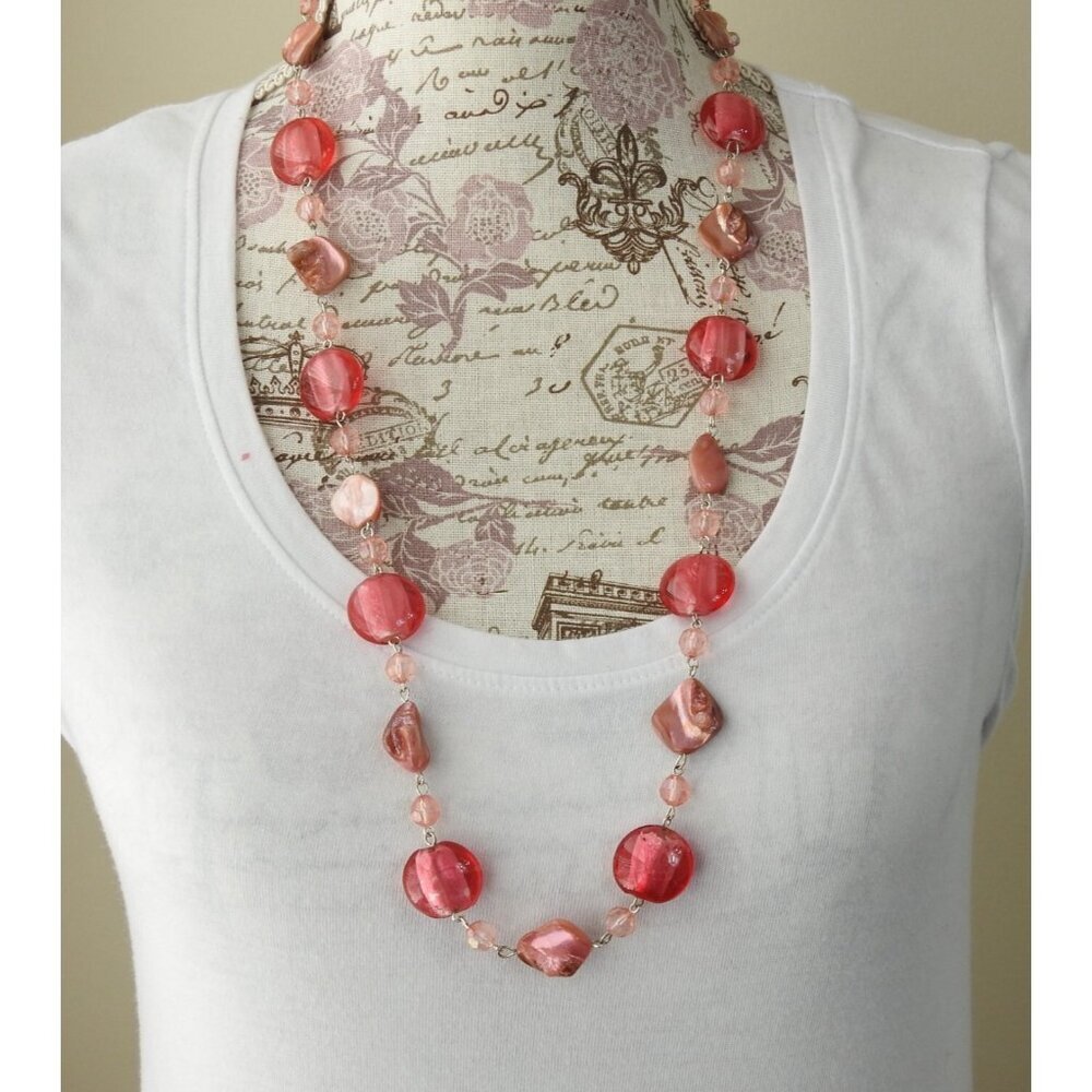 Vintage Pink Glass Bead Mother of Pearl Necklace